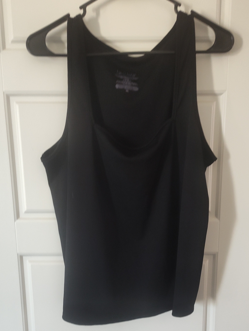 Classic Black Women's Scoop Neck Tank Top